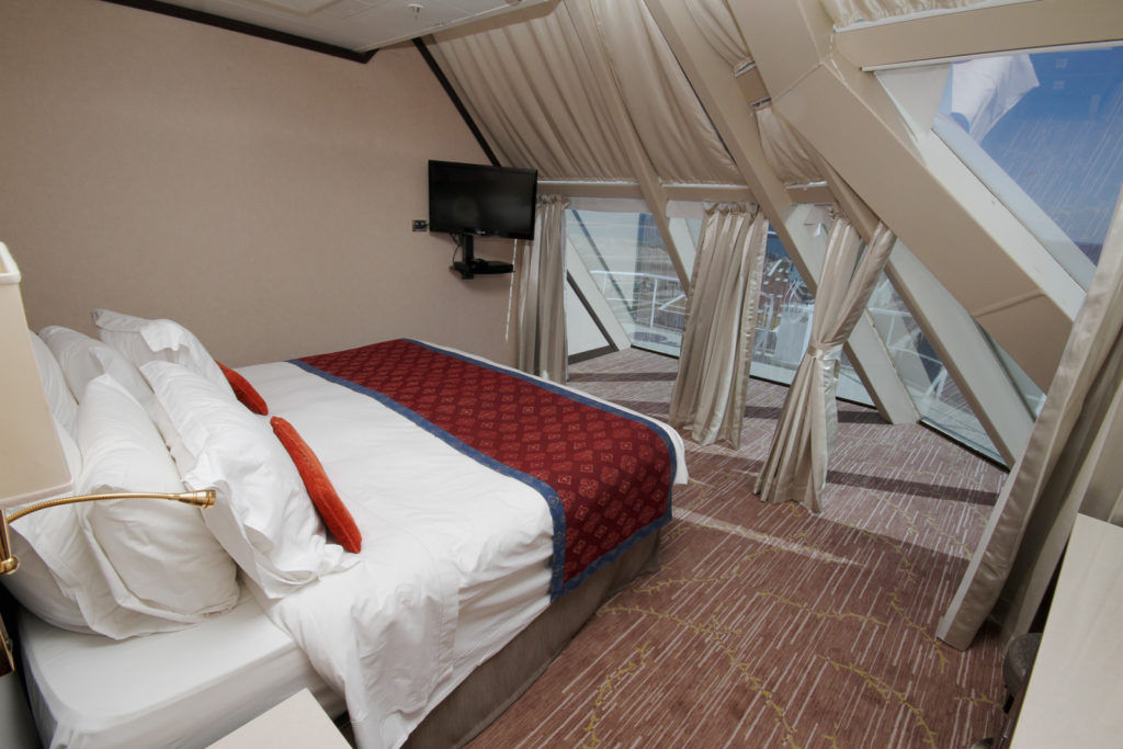 Norwegian Star Deluxe Owners Suite foran på dekk 12